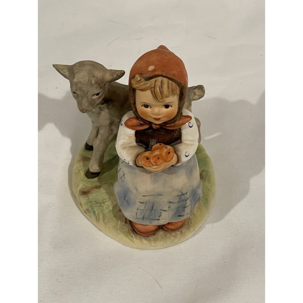 Hummel‎ Goebel Figurine #182 "Good Friends"  Girl Holding Flowers W/Lamb Vintage